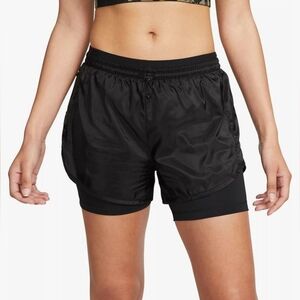 Nike Women's size medium black Icon Clash Tempo Luxe Mid-Rise Running Shorts